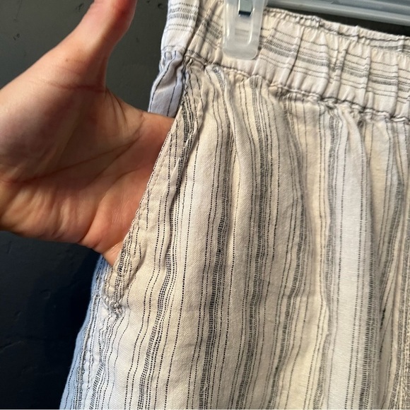 Tahari 100% Linen Elastic Waist Pants Size: S color: White/ black stripes - Picture 7 of 9